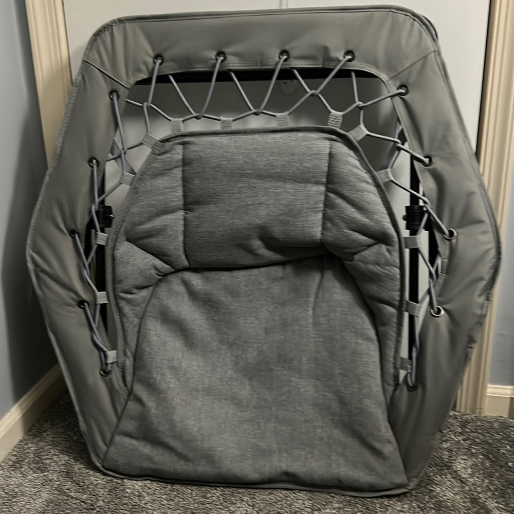 Gray bungee chair